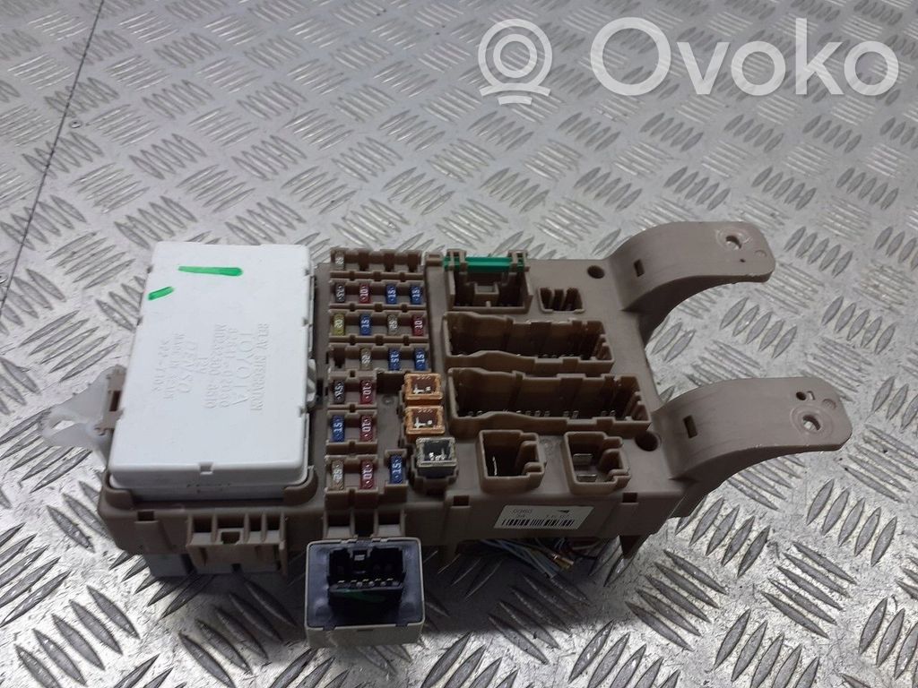 Toyota Corolla E120 E130 Fuse box cover 