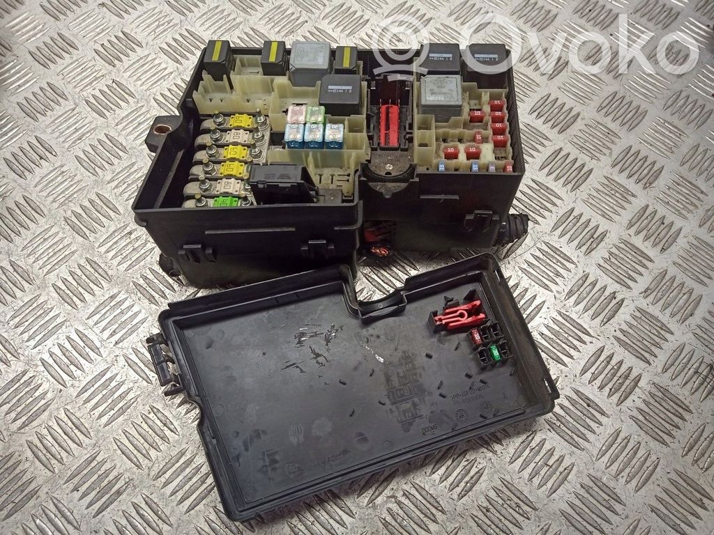 Ford Focus Tapa de caja de fusibles 