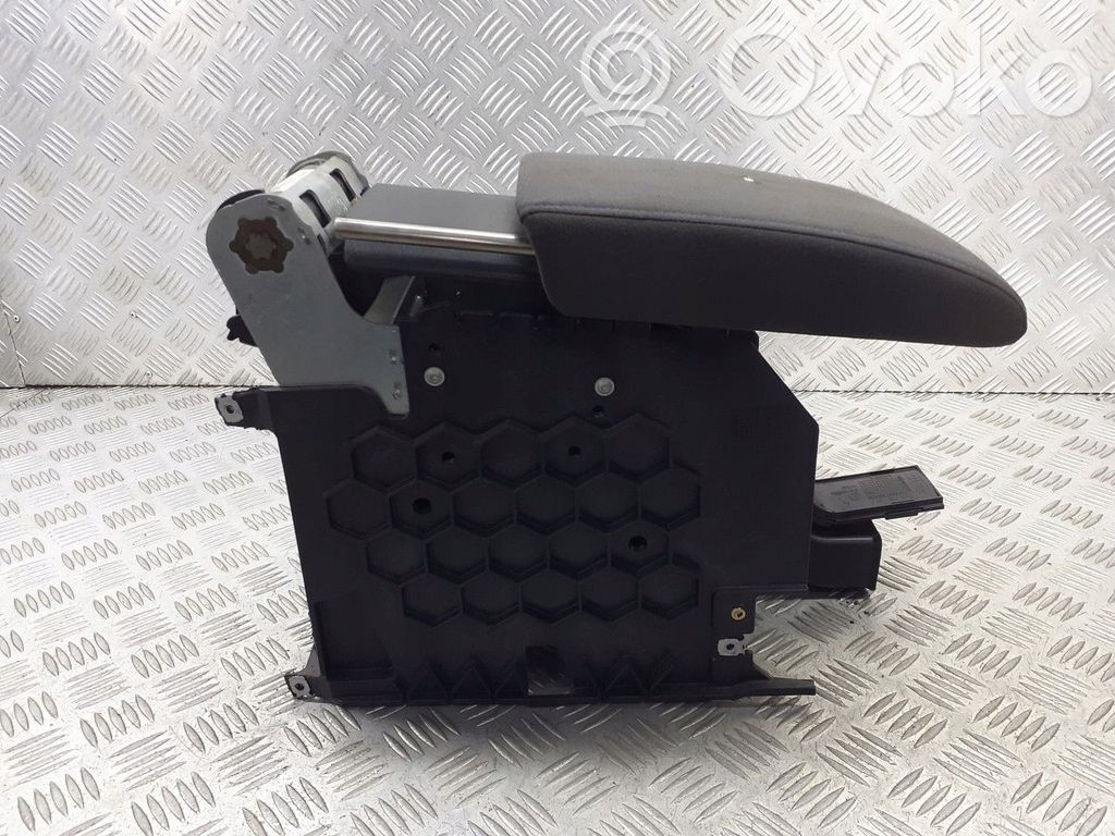 Volkswagen Golf Plus Rear seat armrest 