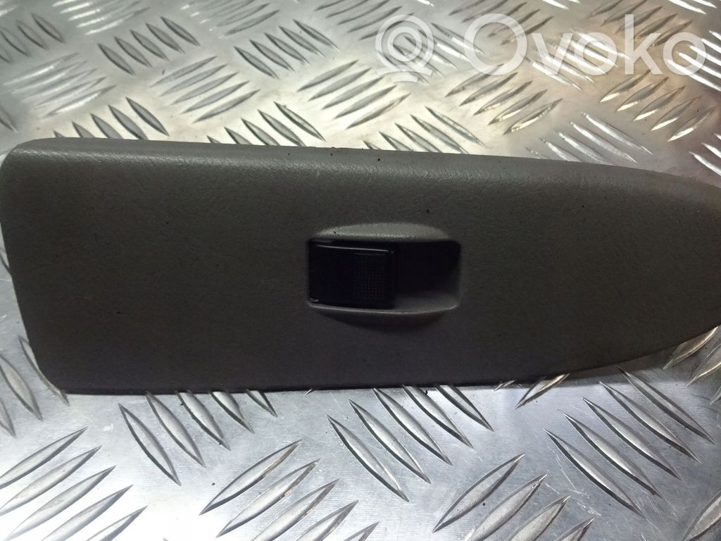 Quarter vent window switch