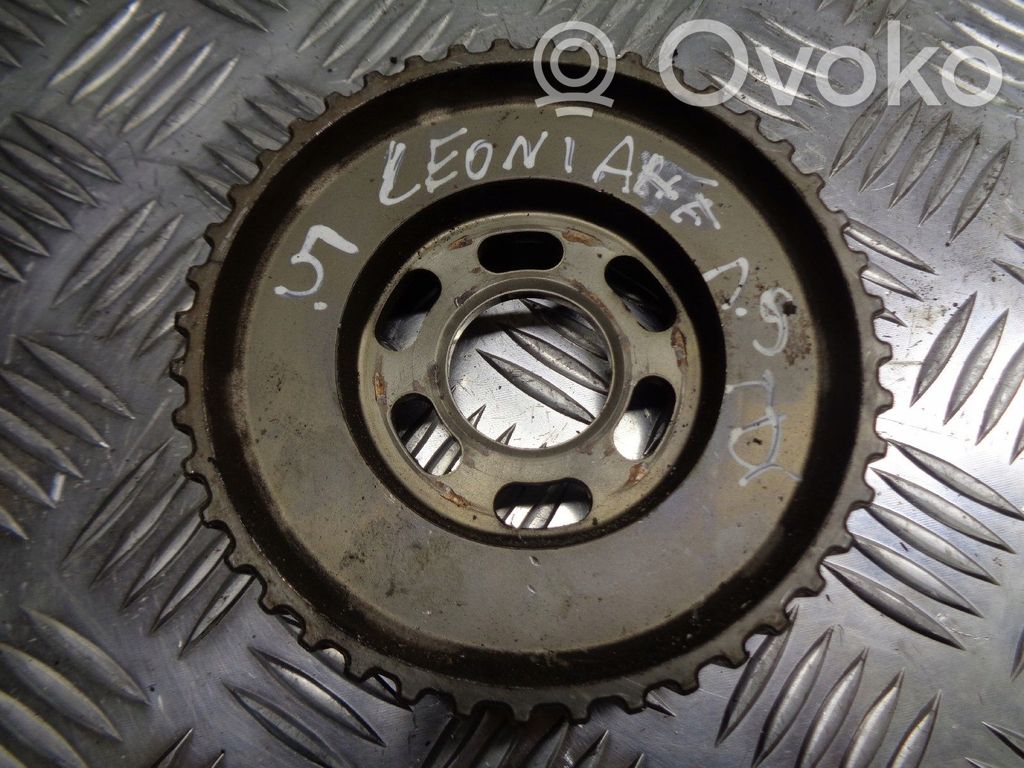 Engranaje de la bomba de combustible (polea)   038130111A