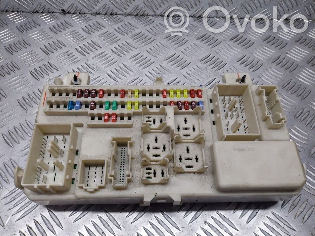 Mazda 3 I Fuse box cover 