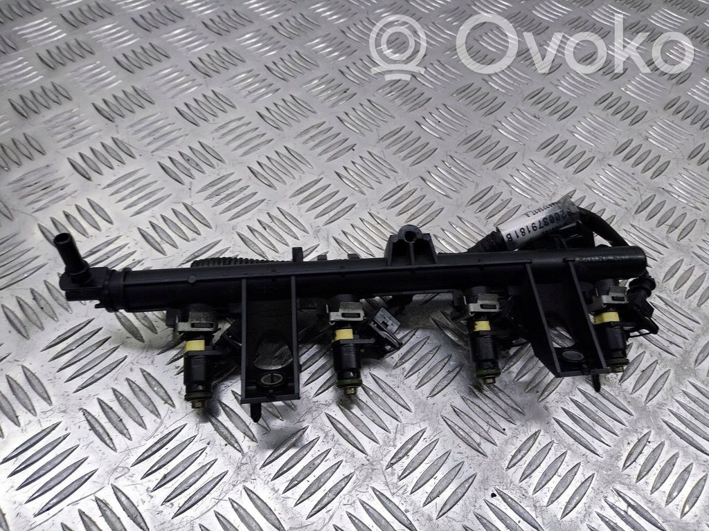 Renault Clio III Tuyau de conduite principale de carburant