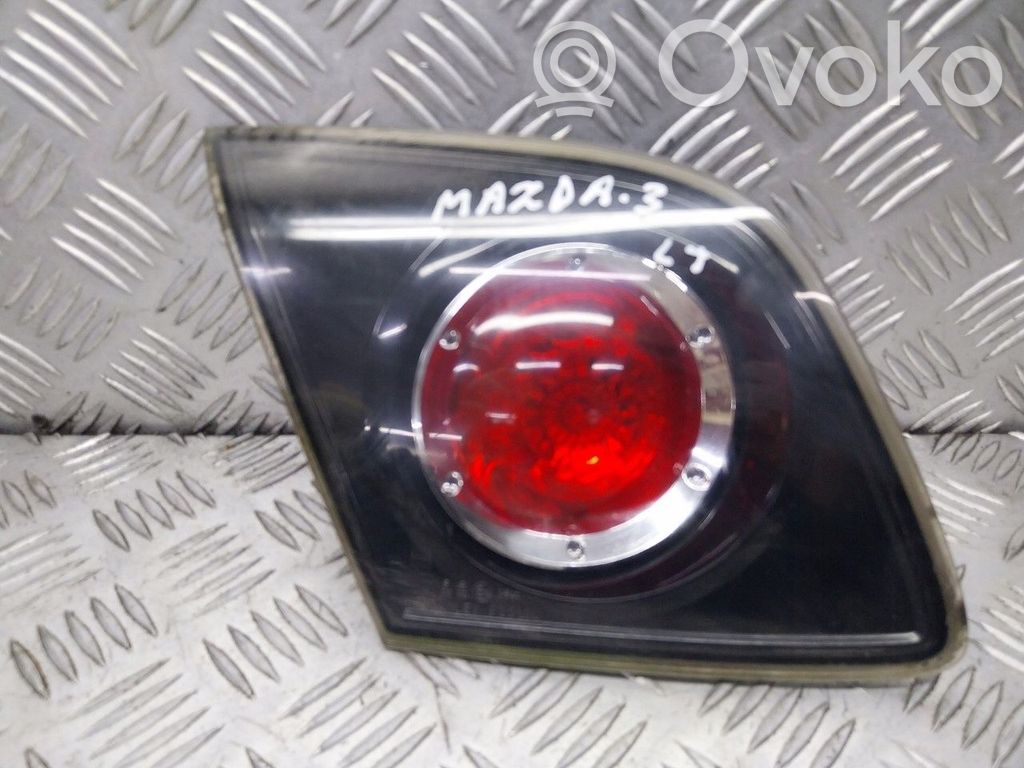 Mazda 3 I Feux arrière sur hayon