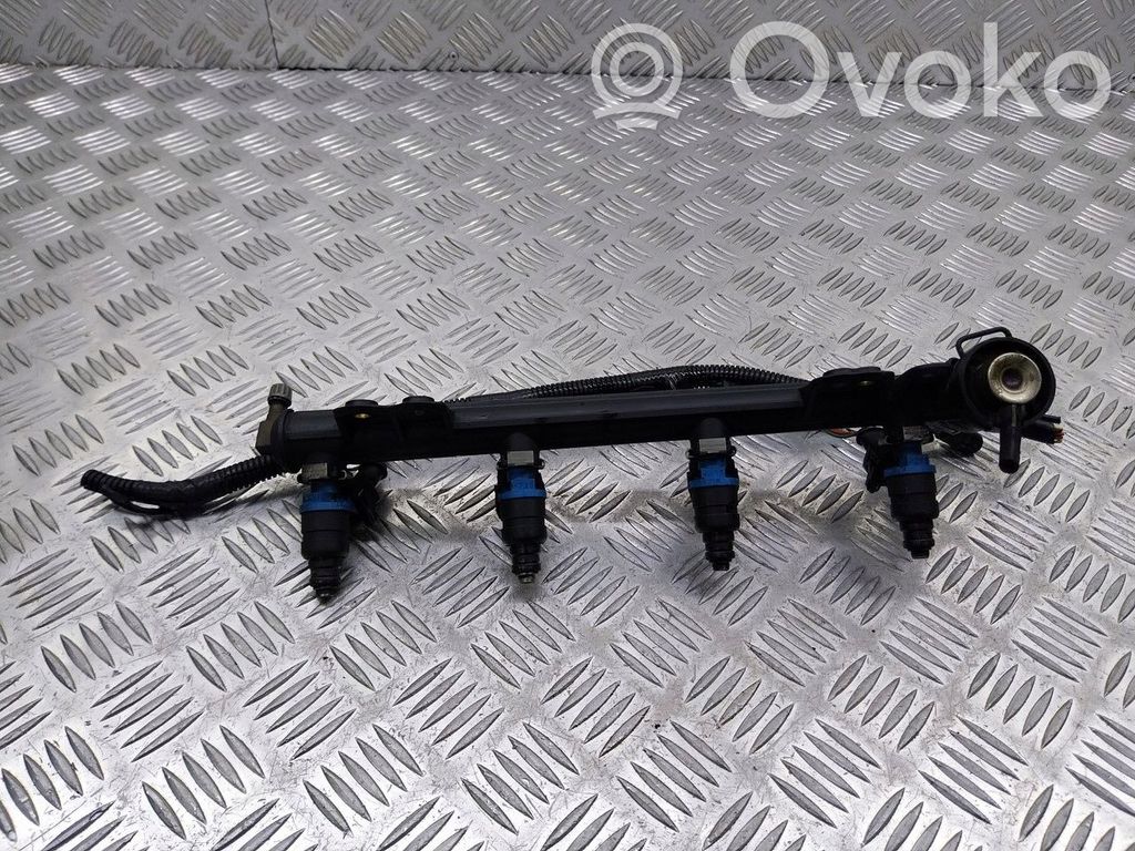 Volvo S40, V40 Polttoainepääputki 