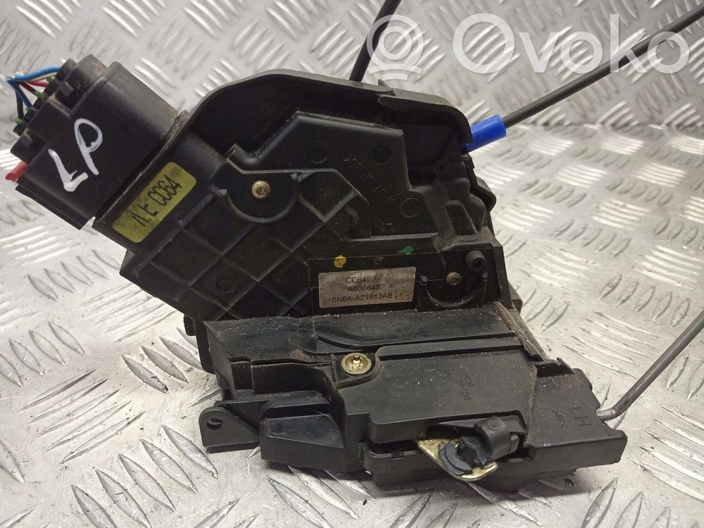 Mazda 5 Front door lock 