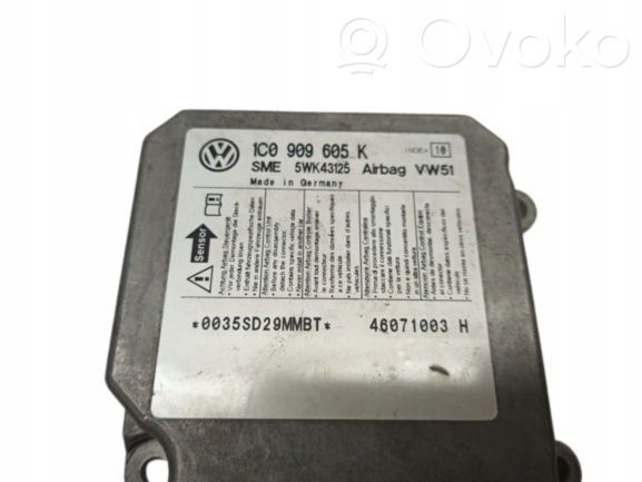 Volkswagen Polo IV 9N3 Sterownik / Moduł Airbag 