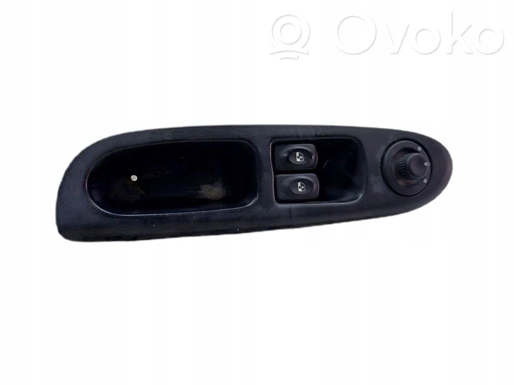 Renault Thalia II Ramă comutator geam ușă față 