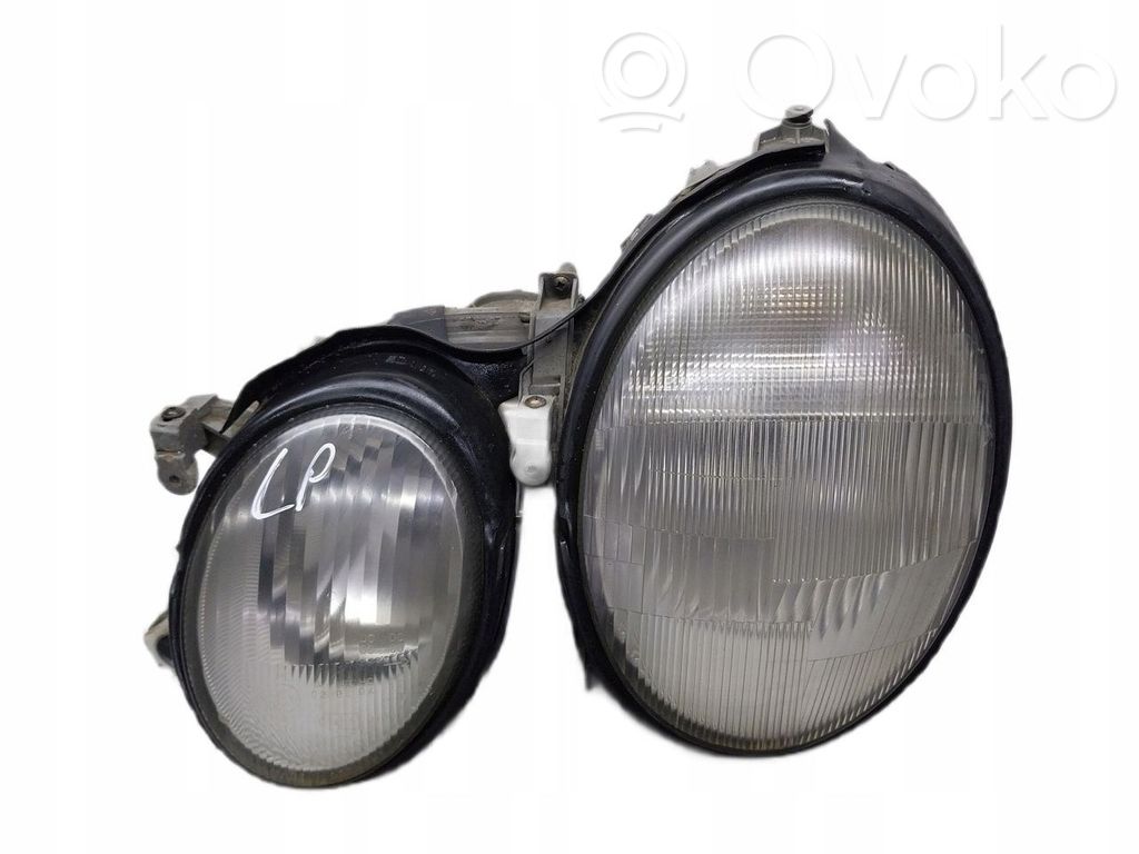 Mercedes-Benz CLK A208 C208 Lampa przednia 