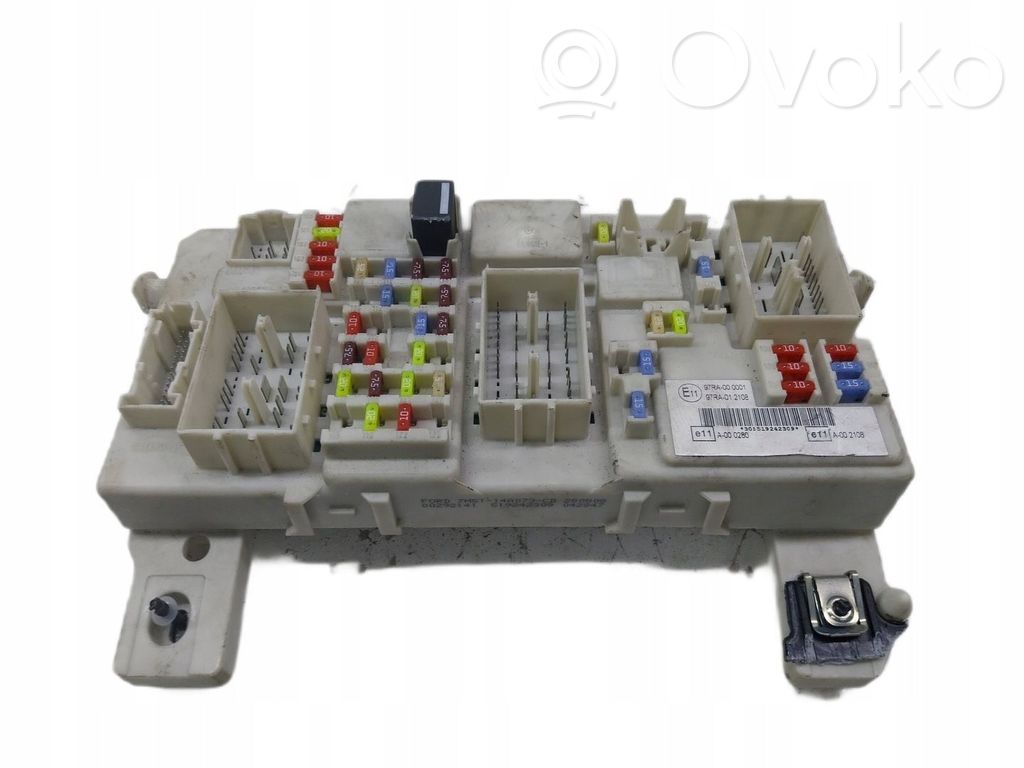 Caja de conexiones de alto voltaje   7M5T14A073CD