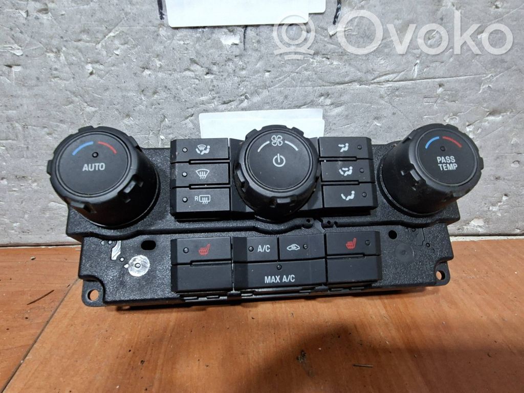 Konsola środkowa / Panel sterowania   9L8418C612BA,070209,3AWR035084