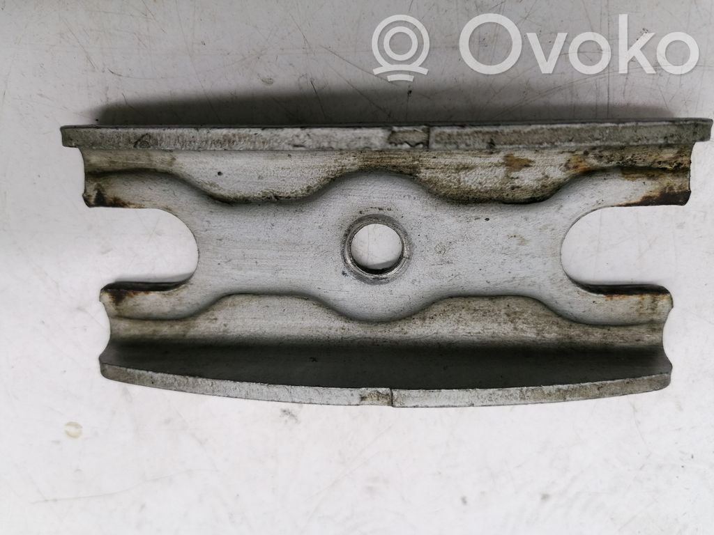 Abrazadera del inyector de combustible   BK2Q9L535