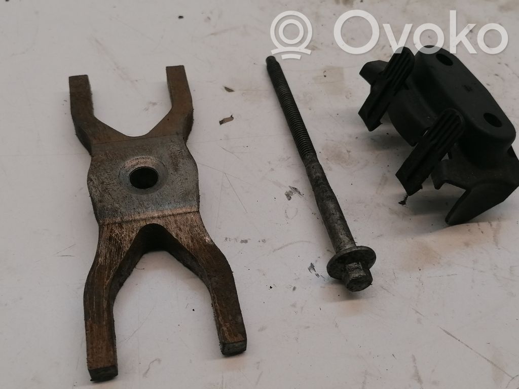 Ford Transit Abrazadera del inyector de combustible 