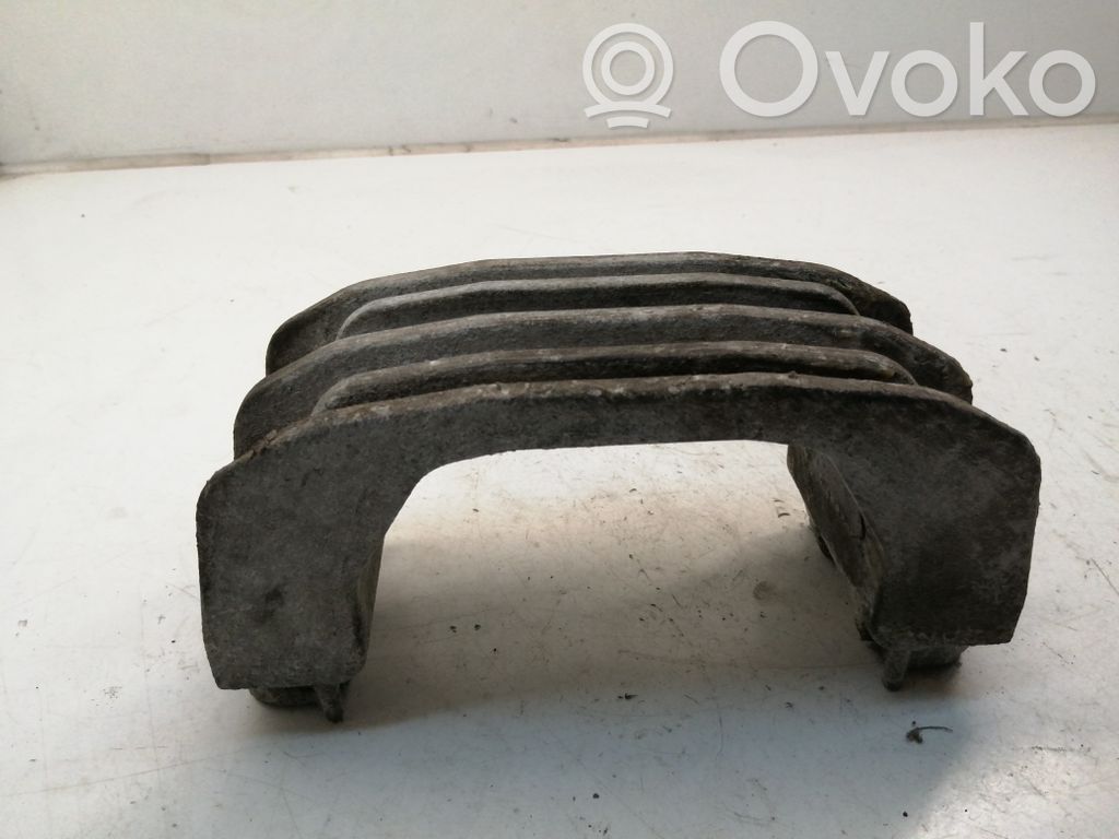 Engine mount bracket   3C117M124AB