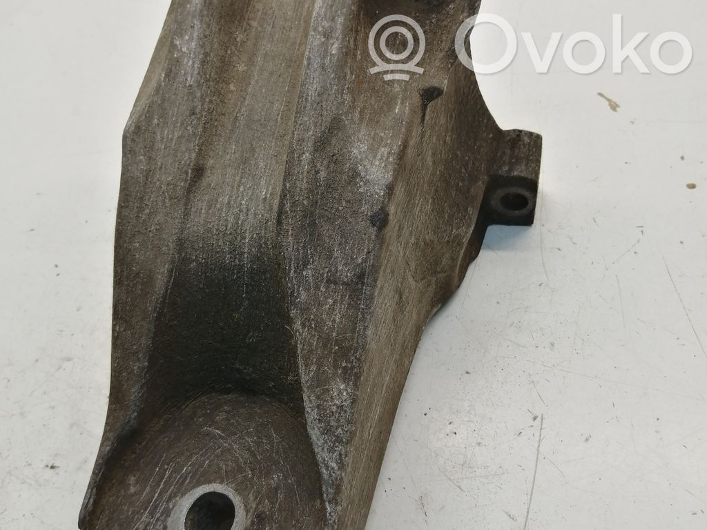 Ford Transit Moottorin kiinnikekorvake (käytetyt) 
