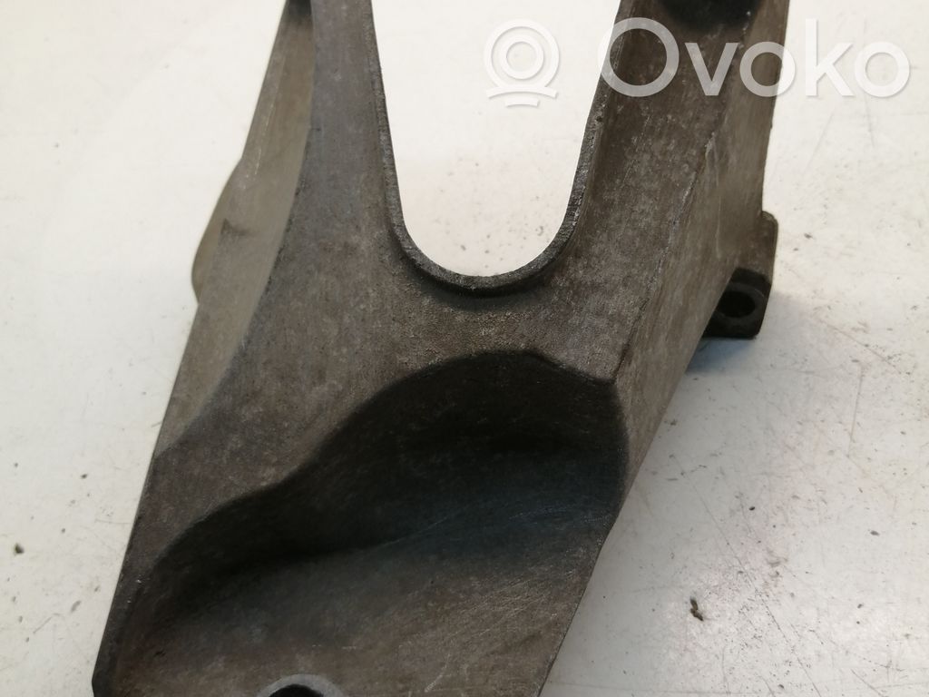 Ford Transit Engine mounting bracket 