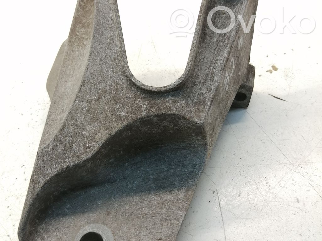 Ford Transit Engine mounting bracket 