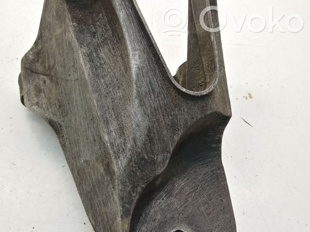 Ford Transit Engine mounting bracket 