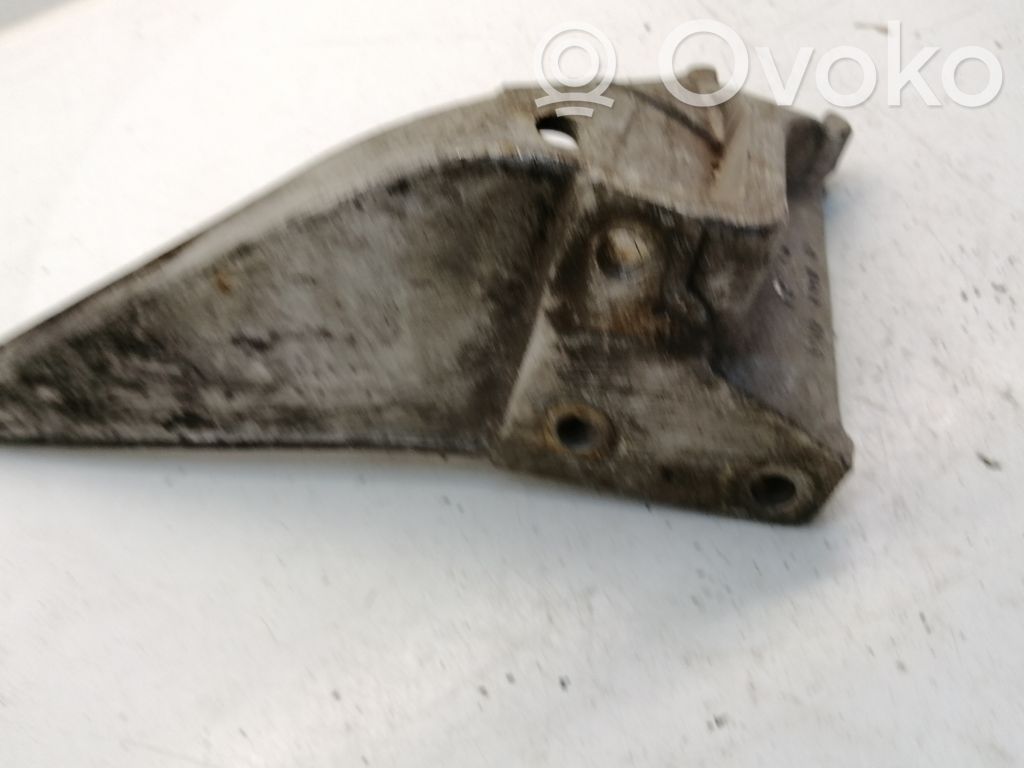 Engine mounting bracket   95VB6031BF