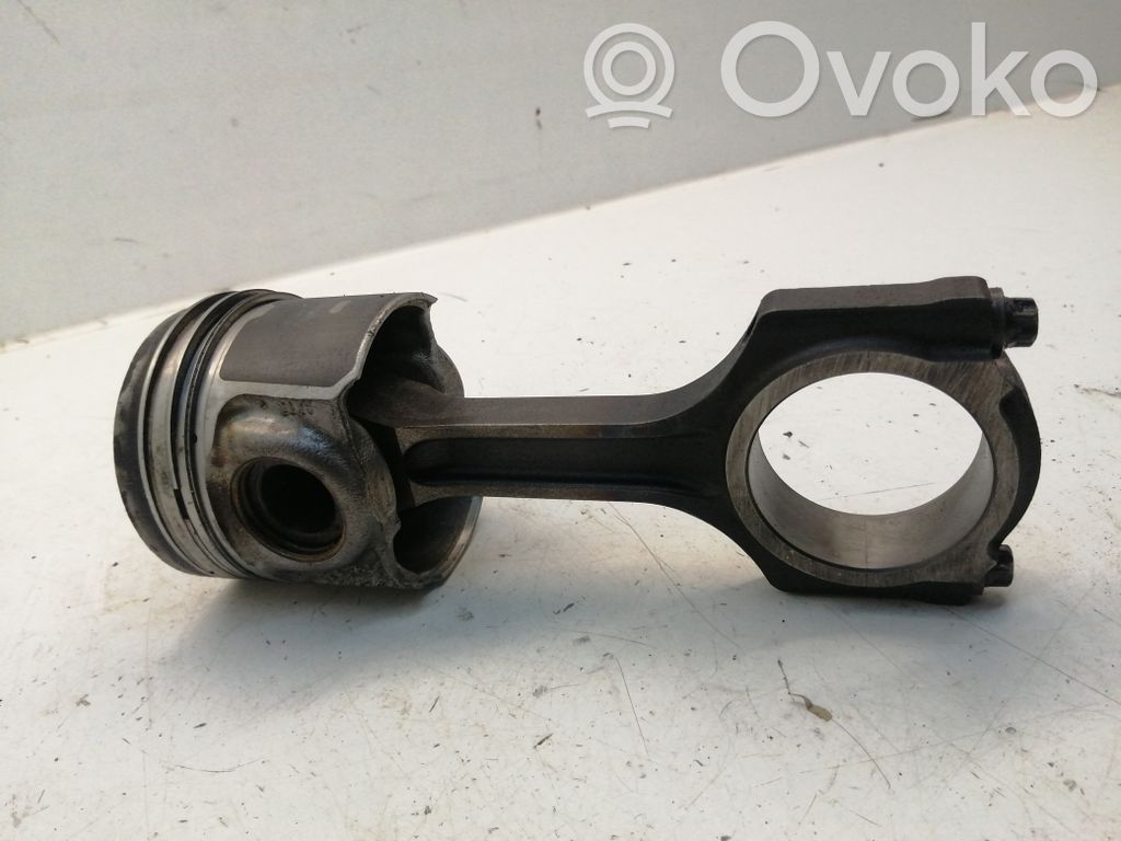 Ford Transit Custom Piston with connecting rod 