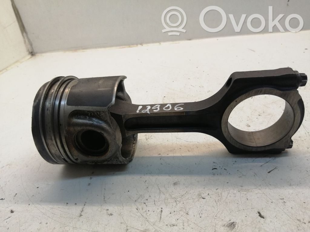 Ford Transit Custom Piston with connecting rod 
