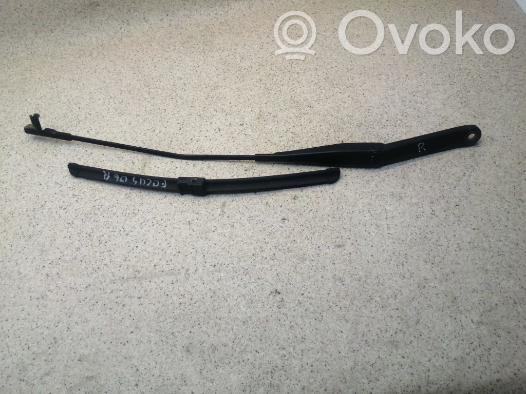 Ford Focus Front wiper blade arm 