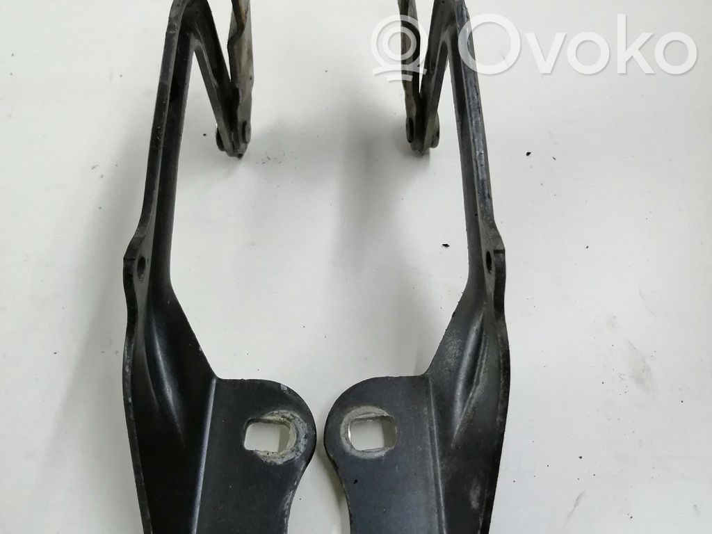 Ford Focus Engine bonnet/hood hinges 