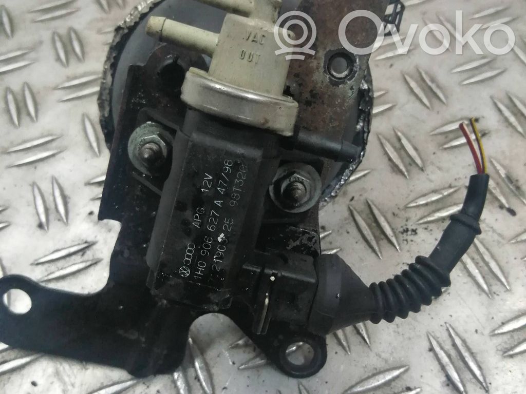 Volkswagen PASSAT B5 Zawór podciśnienia / Elektrozawór turbiny 