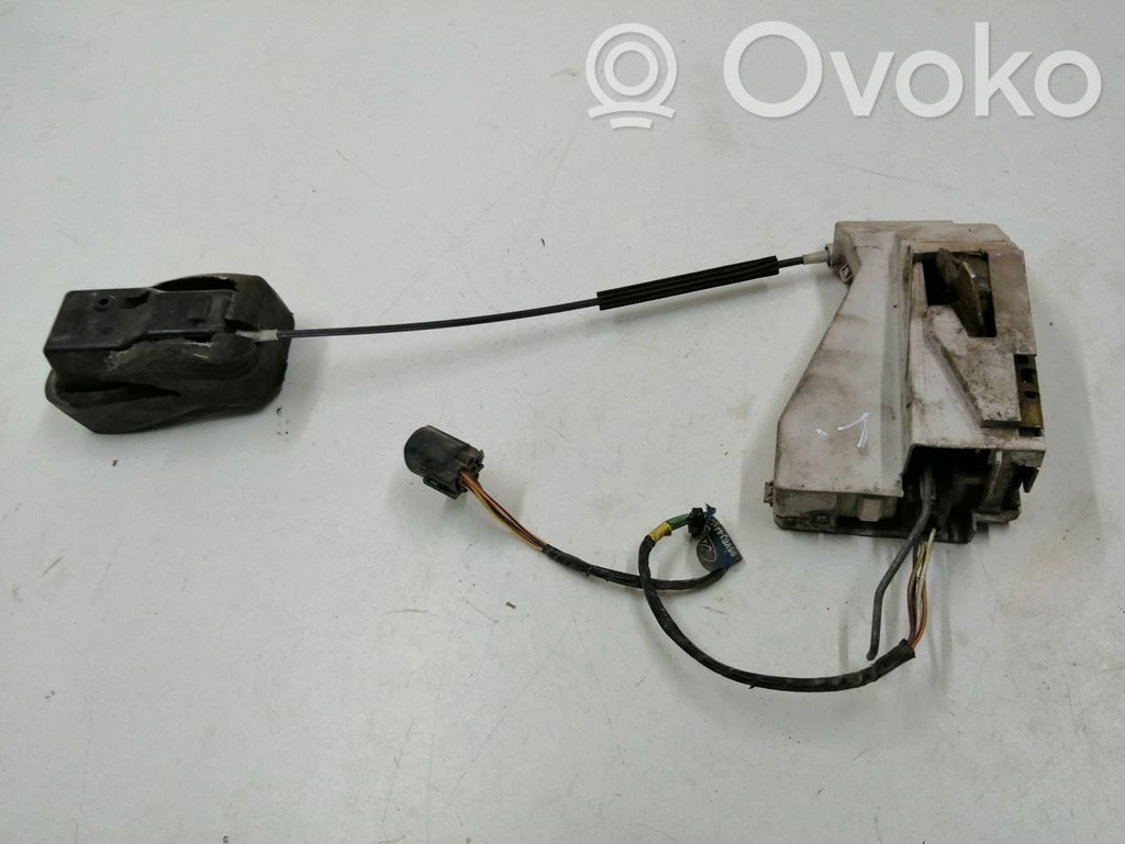 Priekšpusē slēdzene   95VBV219A65CE
