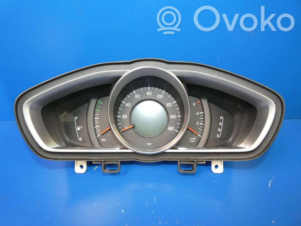 Volvo V40 Speedometer (instrument cluster) 