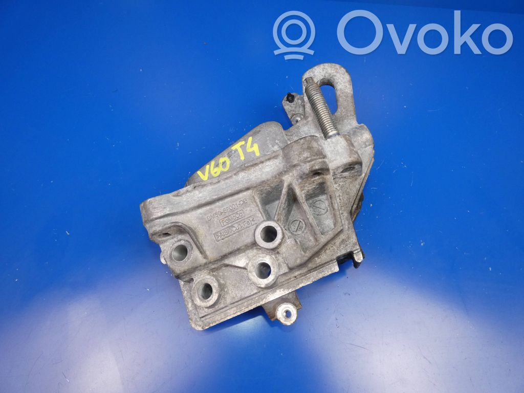 Volvo V60 Engine mounting bracket 