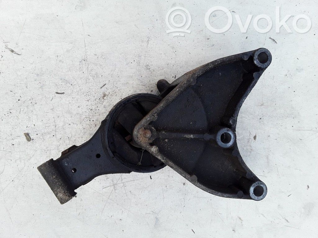 Engine mount bracket