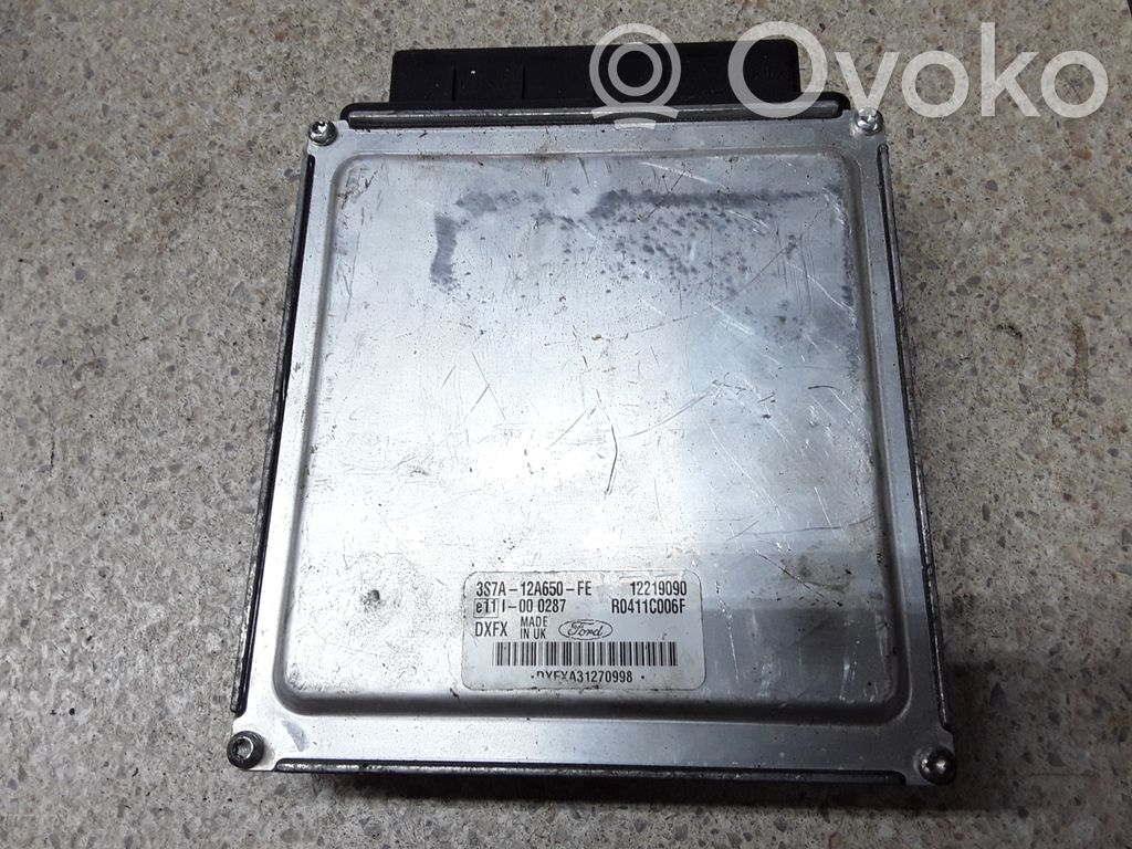 Ford Mondeo Mk III Engine control unit/module 