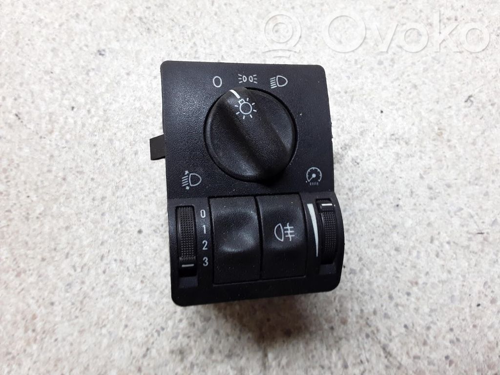 Opel Astra G Light switch 