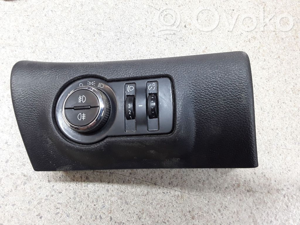 Opel Astra J Light switch 
