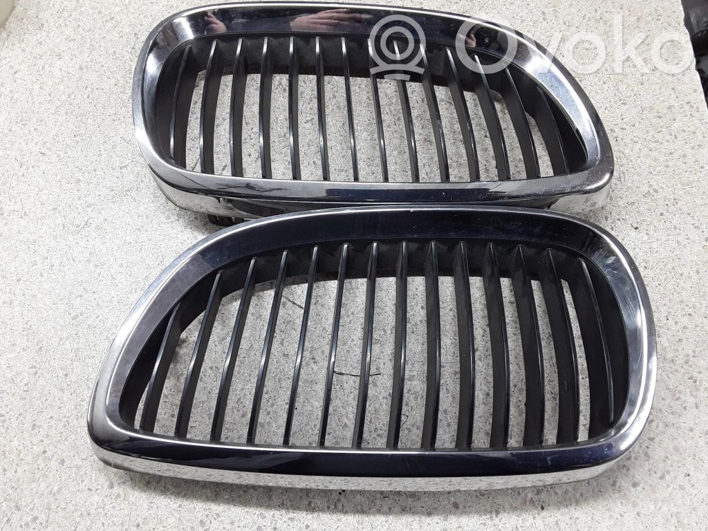 BMW 3 E92 E93 Front bumper upper radiator grill 