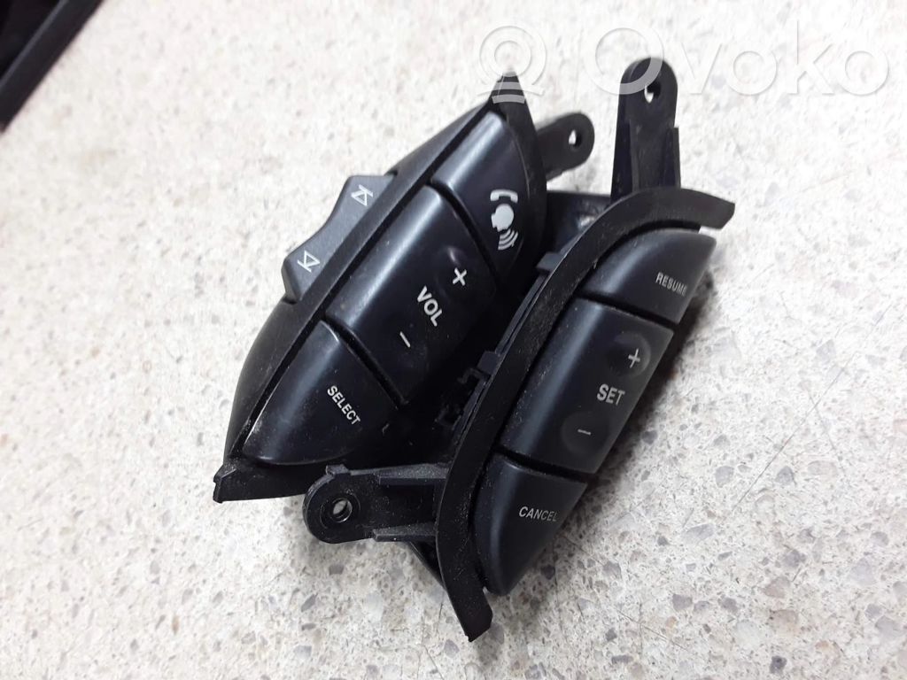 Jaguar S-Type Steering wheel buttons/switches 