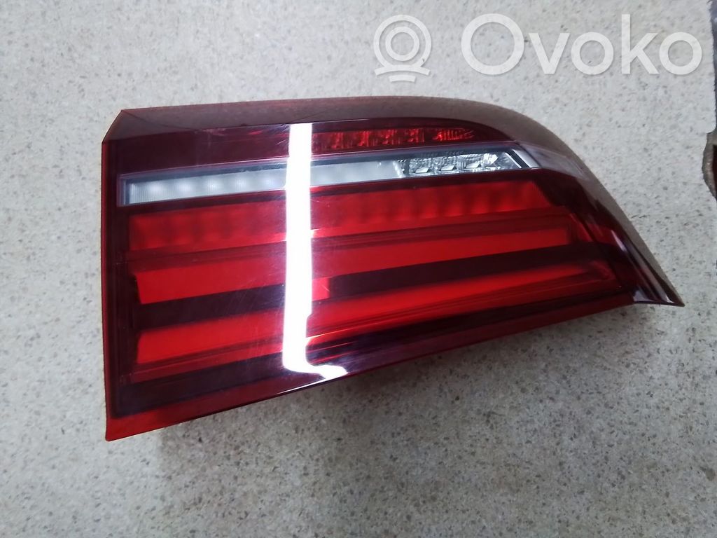 Lampy tylnej klapy bagażnika   7470888