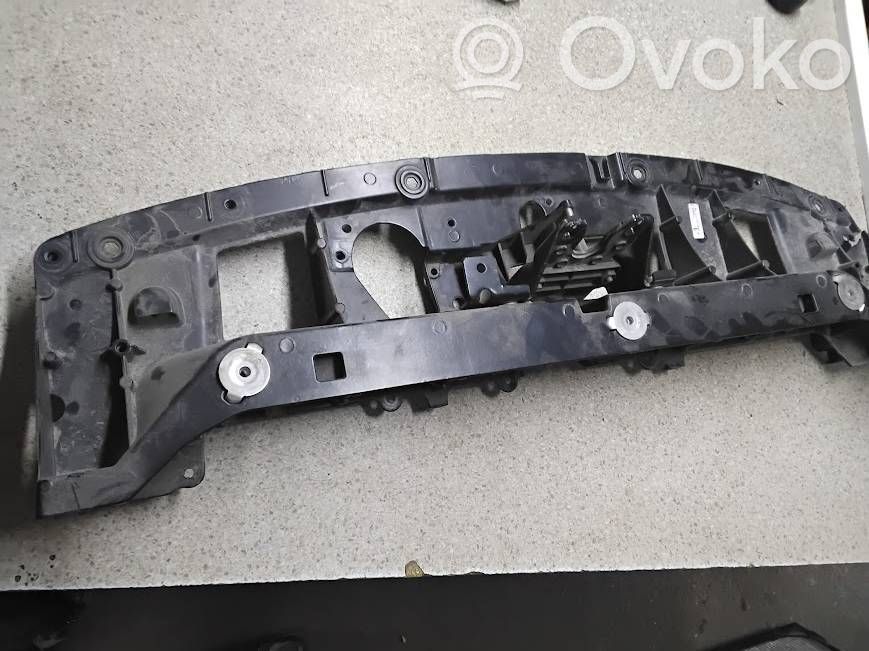 Porsche Taycan 9J1 Ylempi jäähdyttimen ylätuen suojapaneeli 