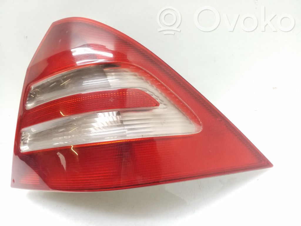 Mercedes-Benz C W203 Lampa tylna 