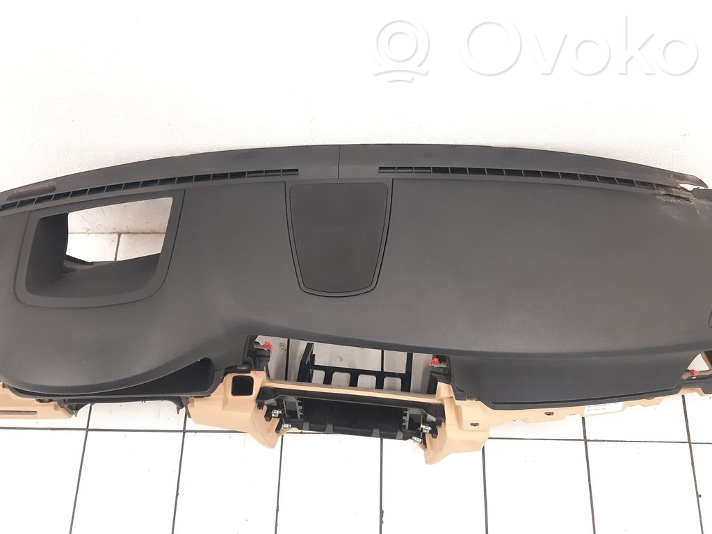 BMW 5 F10 F11 Deska rozdzielcza 