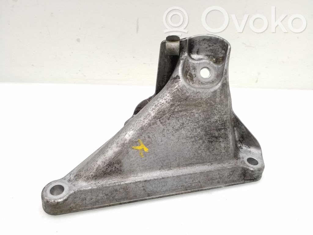 BMW 5 E60 E61 Engine mounting bracket 