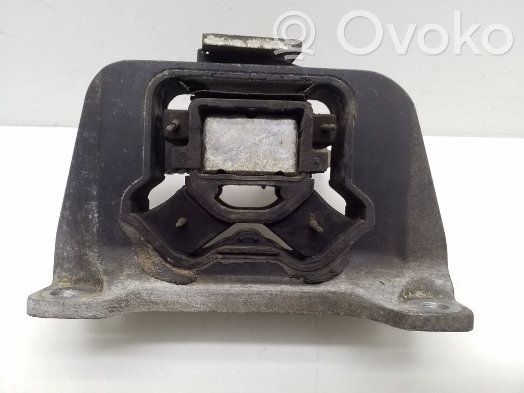 Opel Movano B Engine mount bracket 