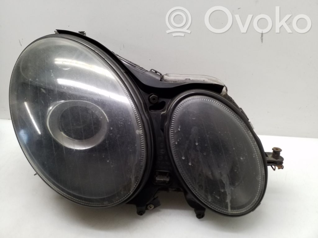 Mercedes-Benz E W211 Lampa przednia 