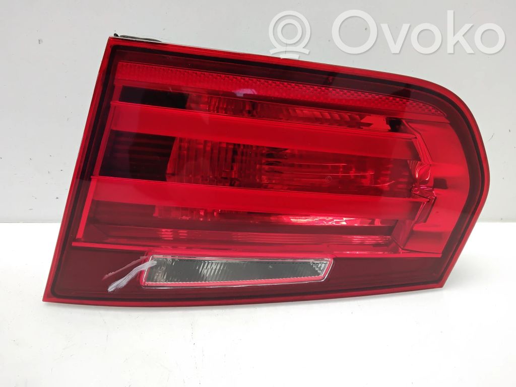 BMW 3 F30 F35 F31 Aizmugurējais lukturis pārsegā 