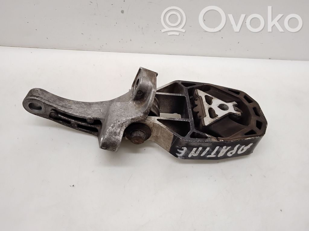 Dzinēja spilvens   P112D,7M516P093K,326C94C