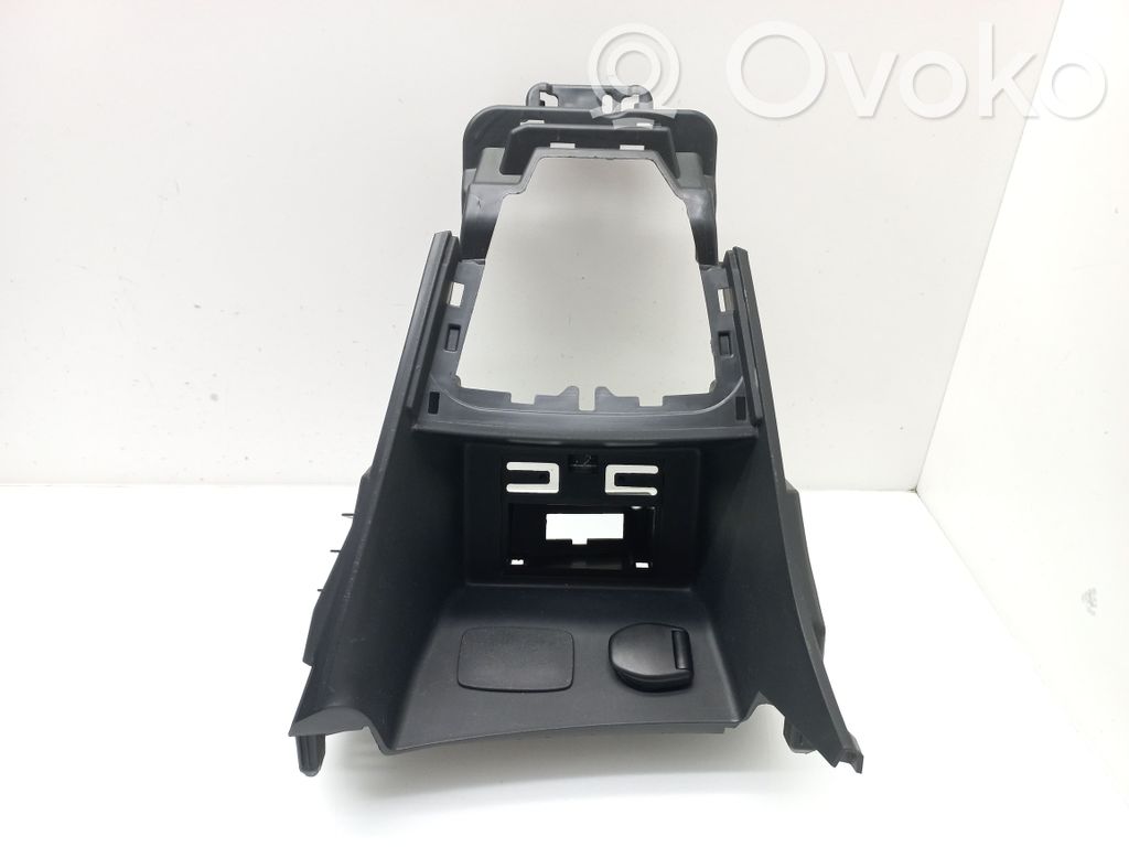 Renault Clio IV Center console 