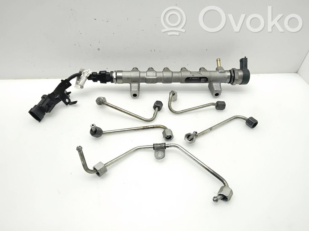 Opel Insignia A Fuel main line pipe 