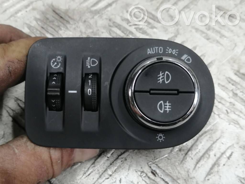 Opel Crossland X Light switch 