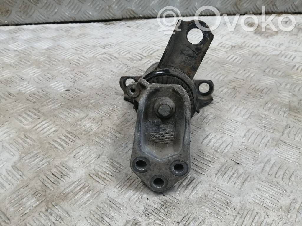 Ford Fiesta Engine mount bracket 